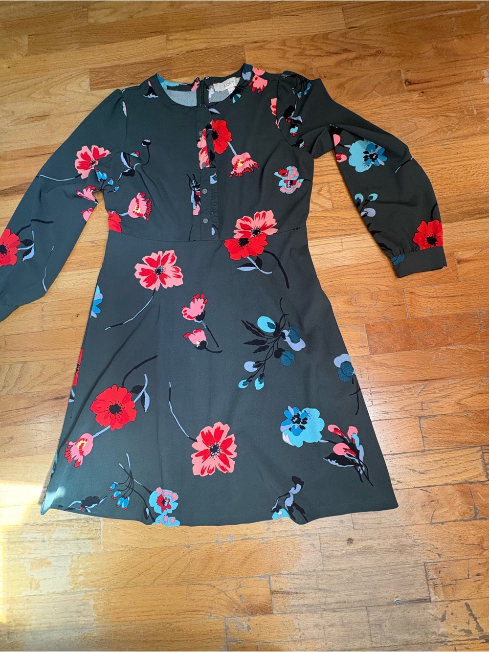 LOFT Lightweight floral shirtdress Size 6P
